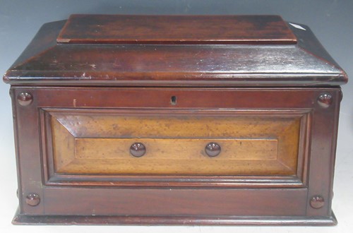 Lot 101 - A 19th century mahogany lidded work box with...