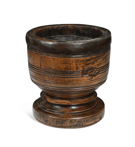 Lot 42 - A turned elm mortar, late 18th/early 19th century