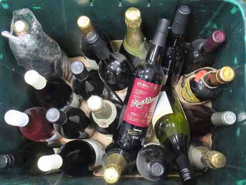 Lot 231 - Mixed wines including