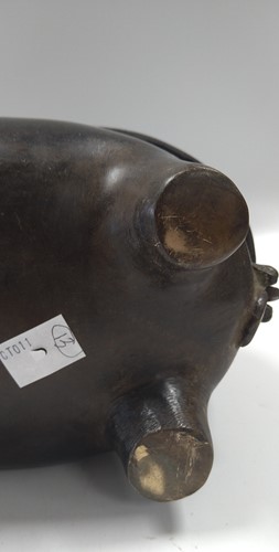 Lot 141 - An Asian bronze box and cover as an elephant