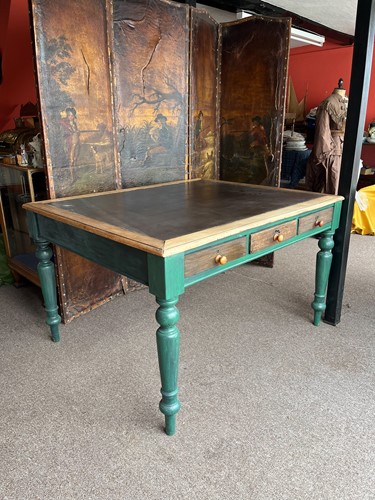 Lot 166 - A Victorian pine and painted farmhouse table