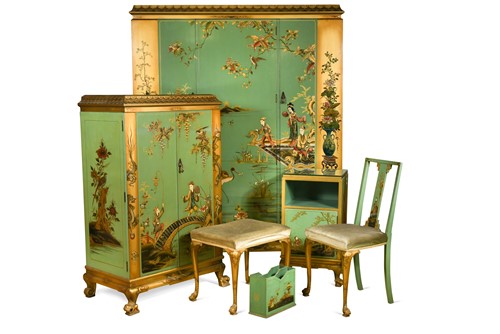 Lot 228 - A green painted and gilt lacquer Chinoiserie decorated bedroom suite, early 20th century