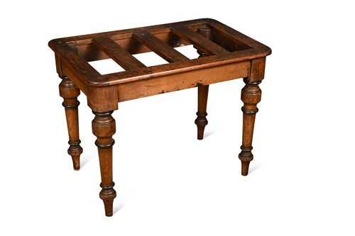 Lot 633 - A Victorian mahogany luggage stand