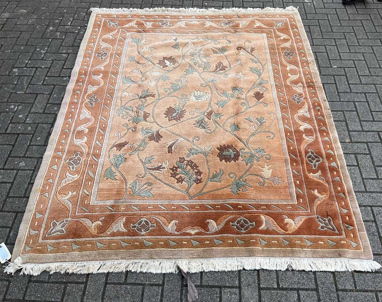 Lot 704 - Pale peach sculpted carpet 260 x 200cm