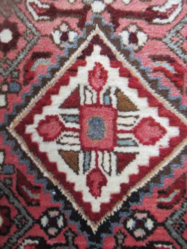 Lot 702 - Two Persian rugs 163 x 98cm and 178 x 76cm (2)