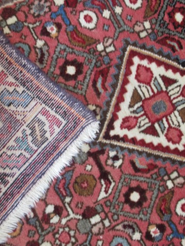 Lot 702 - Two Persian rugs 163 x 98cm and 178 x 76cm (2)