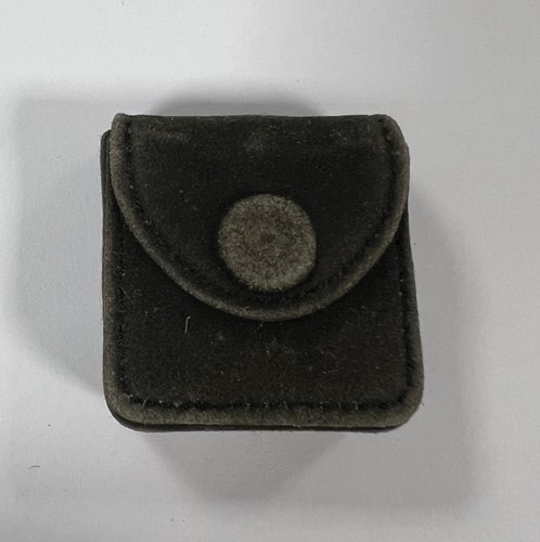 Lot 306 - A mid 20th century 18ct gold pill box, retailed by Asprey
