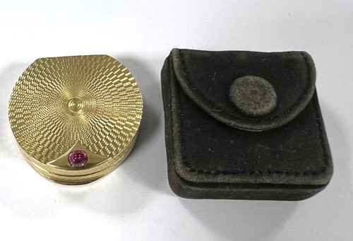 Lot 306 - A mid 20th century 18ct gold pill box, retailed by Asprey