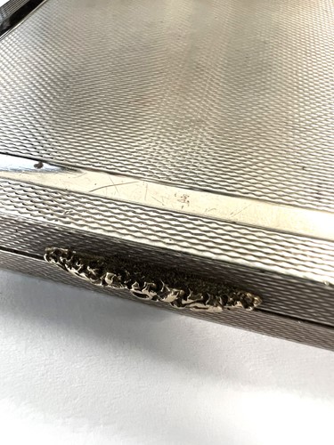 Lot 300 - A 20th century silver powder compact, mark of Asprey & Company