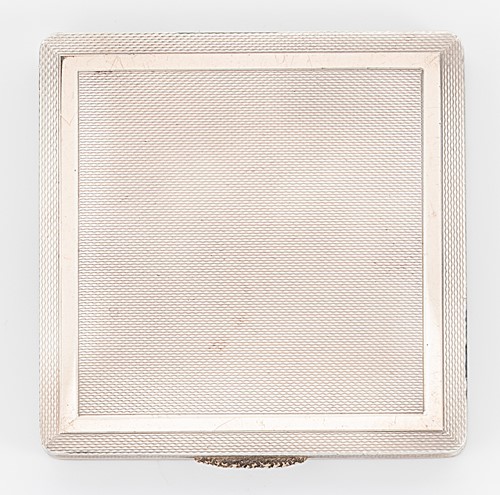 Lot 300 - A 20th century silver powder compact, mark of Asprey & Company