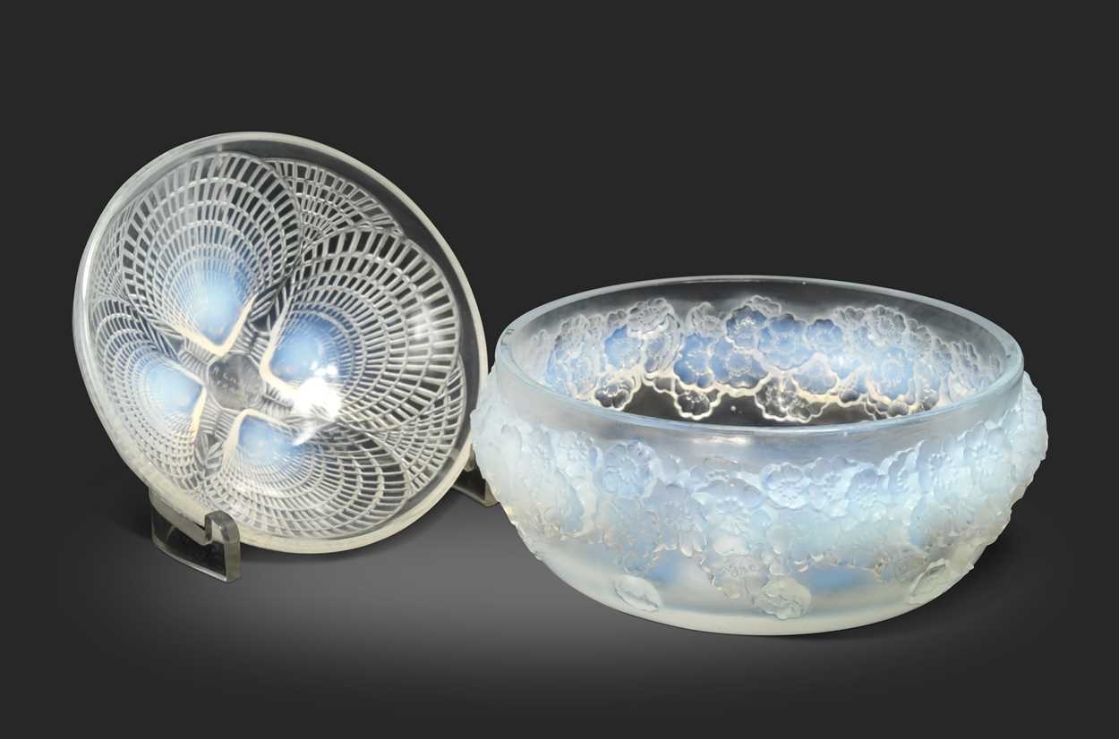 Lot 6 - Coquilles, an R. Lalique opalescent and polished glass bowl, pattern no.3204