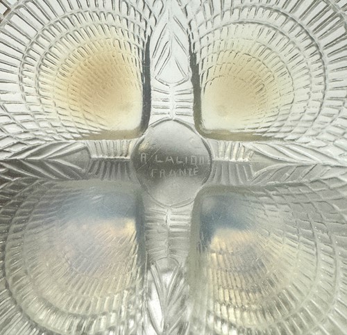 Lot 6 - Coquilles, an R. Lalique opalescent and polished glass bowl, pattern no.3204