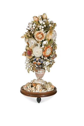 Lot 207 - A Victorian shell ornament