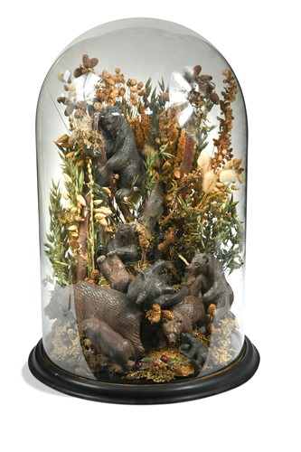 Lot 147 - A Black Forest bear group ornament, early 20th century