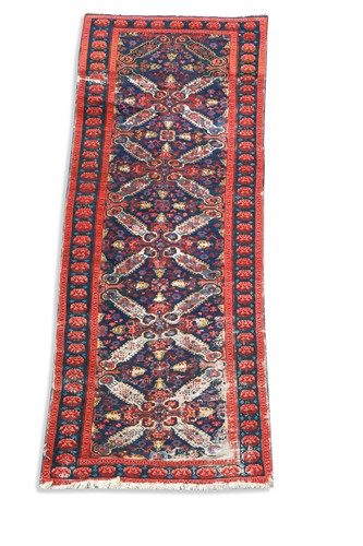 Lot 363 - A Seychour Kelleh rug, late 19th century