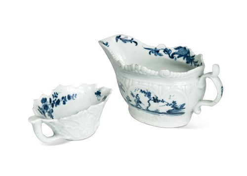 Lot 134 - A Worcester blue and white sauceboat, circa 1760-65