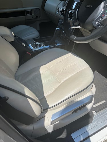 Lot 176 - A 2010 Range Rover 3.6TDv8 Vogue Overfinch GT motor car