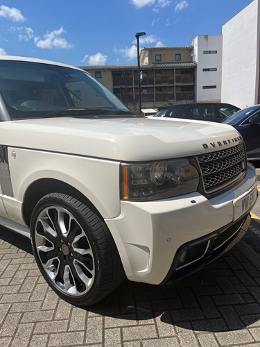Lot 176 - A 2010 Range Rover 3.6TDv8 Vogue Overfinch GT motor car
