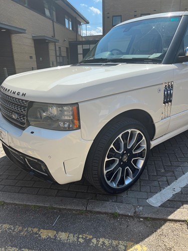 Lot 176 - A 2010 Range Rover 3.6TDv8 Vogue Overfinch GT motor car