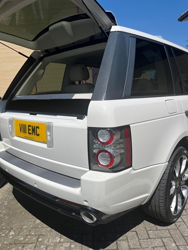 Lot 176 - A 2010 Range Rover 3.6TDv8 Vogue Overfinch GT motor car