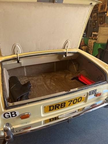 Lot 177 - A 1975 Rolls Royce Corniche convertible motor car