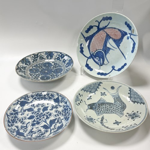 Lot 8 - A Chinese blue and white porcelain Zhangzhou (Swatow) peony dish, 17th/18th century