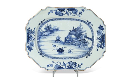 Lot 12 - A Chinese blue and white export meat plate, circa 1750