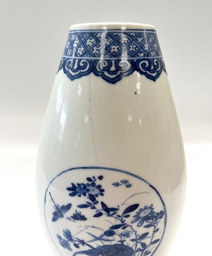 Lot 7 - A Chinese blue and white porcelain skittle vase, Qing Dynasty, 18th century