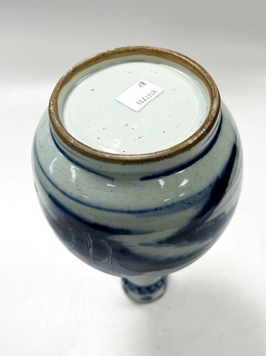 Lot 13 - A Chinese blue and white export porcelain guglet, circa 1750