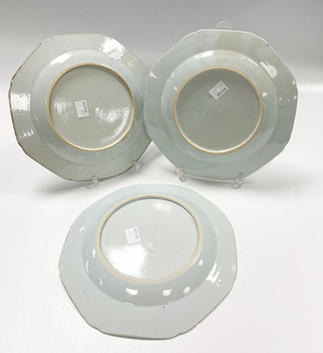 Lot 18 - A set of four Chinese blue and white export octagonal dinner plates, Chen Lung, circa 1750 - 60