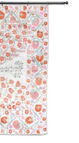 Lot 632 - A large Uzbek silk Suzani, 20th century