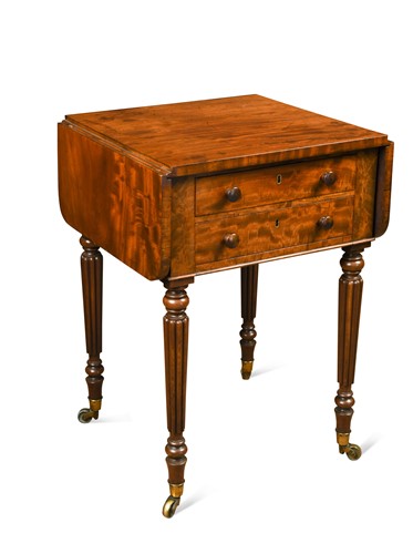 Lot 683 - A William IV mahogany drop leaf side table, in the manner of Gillows