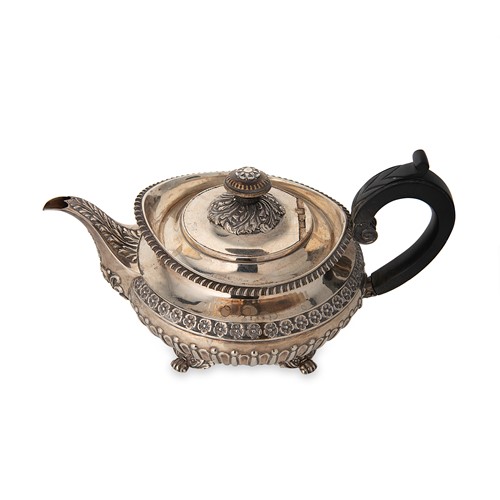 Lot 359 - A George IV silver teapot