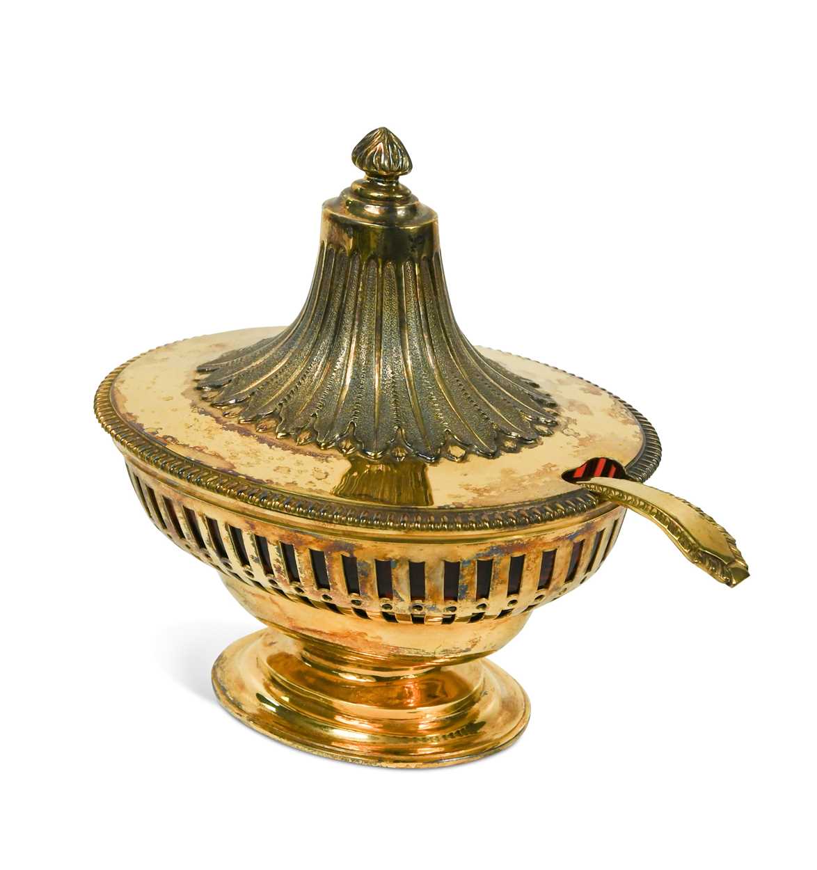 Lot 141 - An Edward VII silver gilt covered sugar bowl