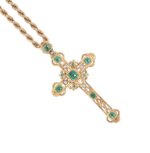 Lot 94 - An Austro-Hungarian emerald and pearl cross pendant and chain