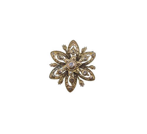 Lot 88 - An Iberian diamond set brooch