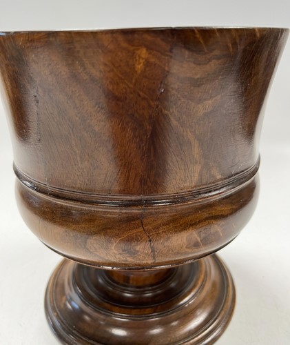 Lot 517 - A turned fruitwood Wassail bowl, probably 18th century