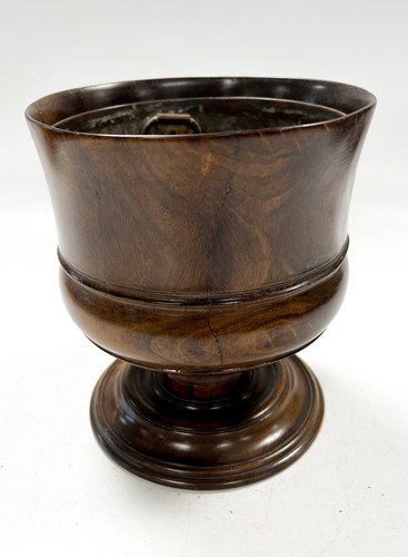Lot 517 - A turned fruitwood Wassail bowl, probably 18th century