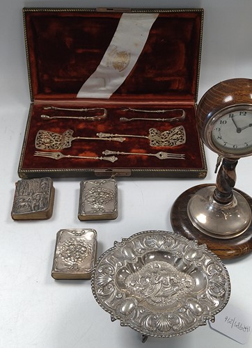 Lot 288 - A cased set of Scottish silver spoons and...