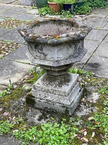 Lot 423 - A composition garden urn, late 20th century
