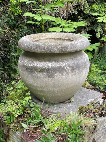 Lot 421 - A classical style garden urn, late 20th century