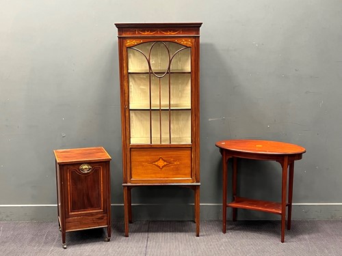 Lot 561 - An Edwardian inlaid mahogany glazed cabinet...