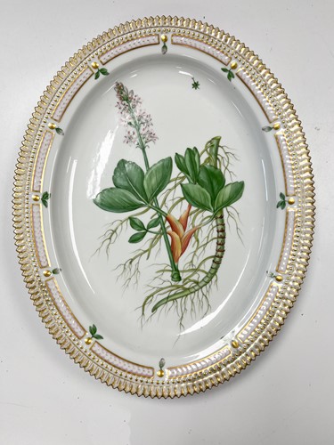 Lot 172 - A Royal Copenhagen Flora Danica oval plate