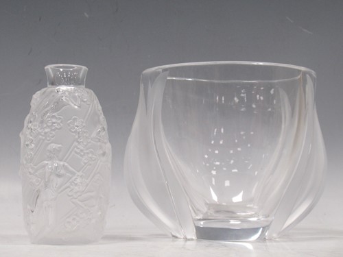 Lot 78 - Femme Fleurs, a modern Lalique frosted glass...