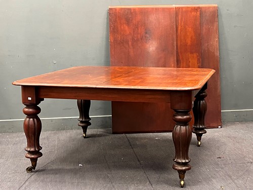 Lot 602 - A Victorian mahogany extending dining table...