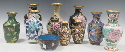 Lot 131 - A collection of Chinese cloisonne vases