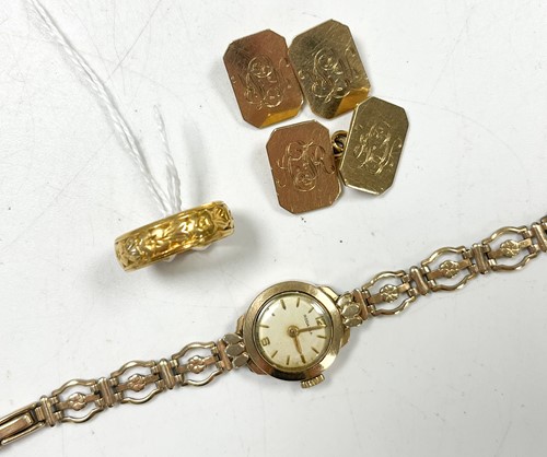 Lot 320 - A 9ct gold wristwatch on a 9ct gold bracelet,...