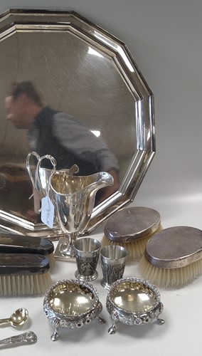 Lot 286 - A pair of silver cauldron salts, 2 silver salt...