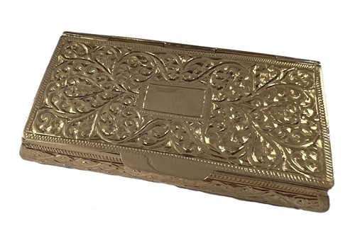 Lot 323 - A continental metalwares snuff box