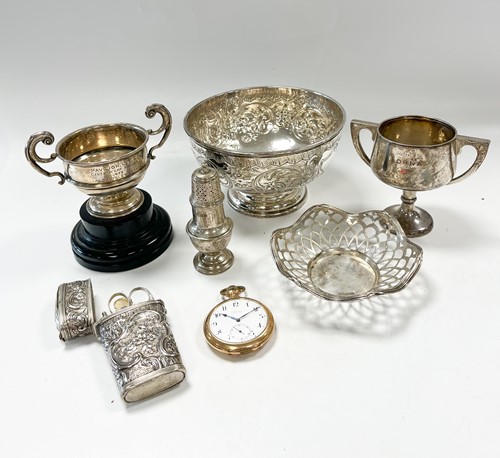 Lot 193 - A small collection of silverware including...